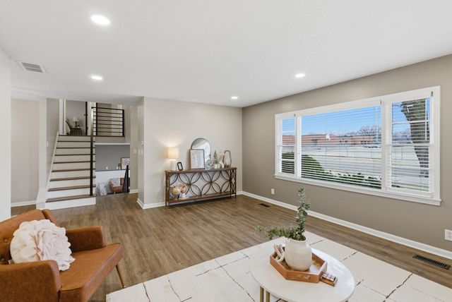 1100 N Dunsworth Ave, Wichita, KS 67212