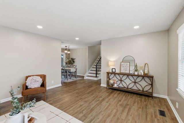 1100 N Dunsworth Ave, Wichita, KS 67212