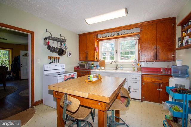 10201 WALLERS RD, Partlow, VA 22534