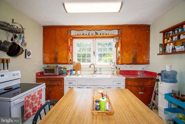 10201 WALLERS RD, Partlow, VA 22534