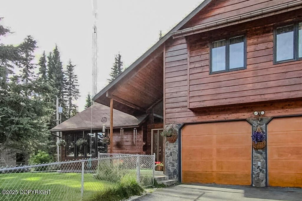 169 N Brentwood Street, Soldotna, AK 99669