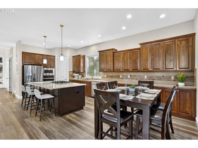 11368 Nw PUMPKIN Ct, Portland, OR 97229