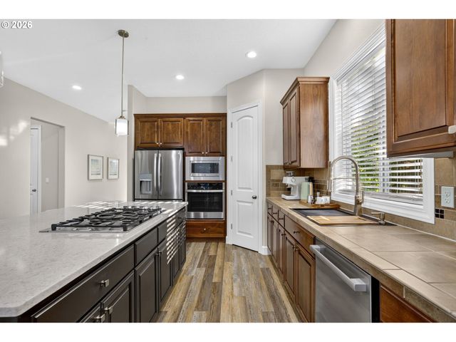 11368 Nw PUMPKIN Ct, Portland, OR 97229