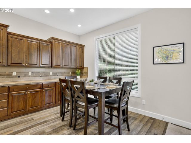 11368 Nw PUMPKIN Ct, Portland, OR 97229