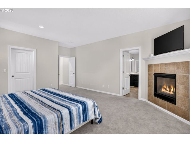 11368 Nw PUMPKIN Ct, Portland, OR 97229