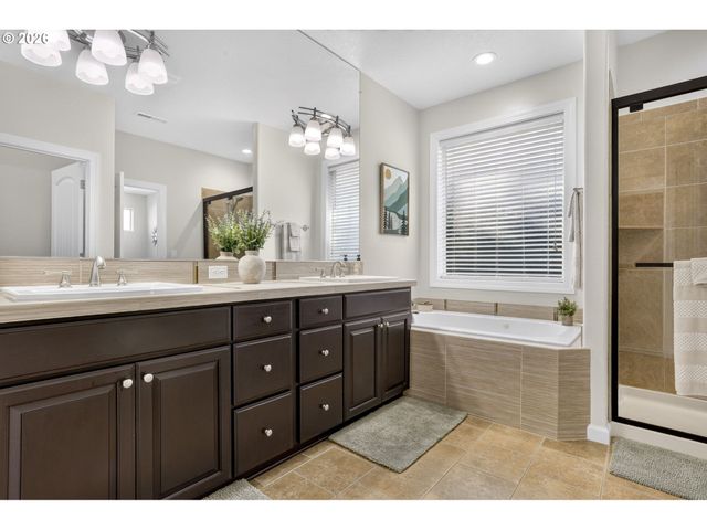 11368 Nw PUMPKIN Ct, Portland, OR 97229