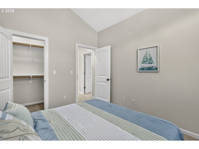 11368 Nw PUMPKIN Ct, Portland, OR 97229