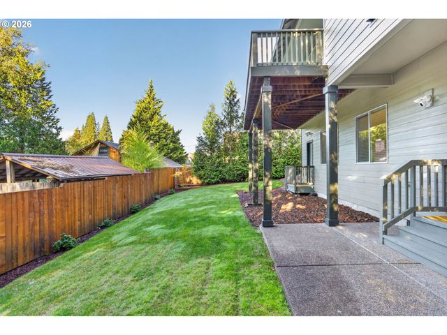11368 Nw PUMPKIN Ct, Portland, OR 97229