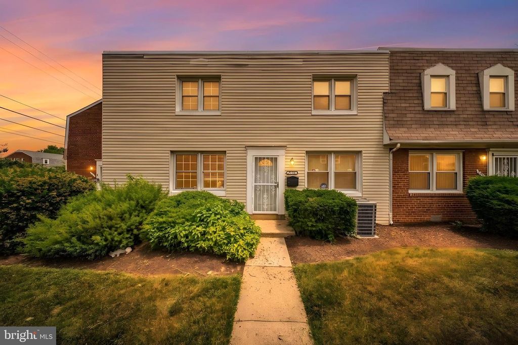 Image 1 of property listing at 2733 IVERSON ST #54, Temple Hills, MD 20748