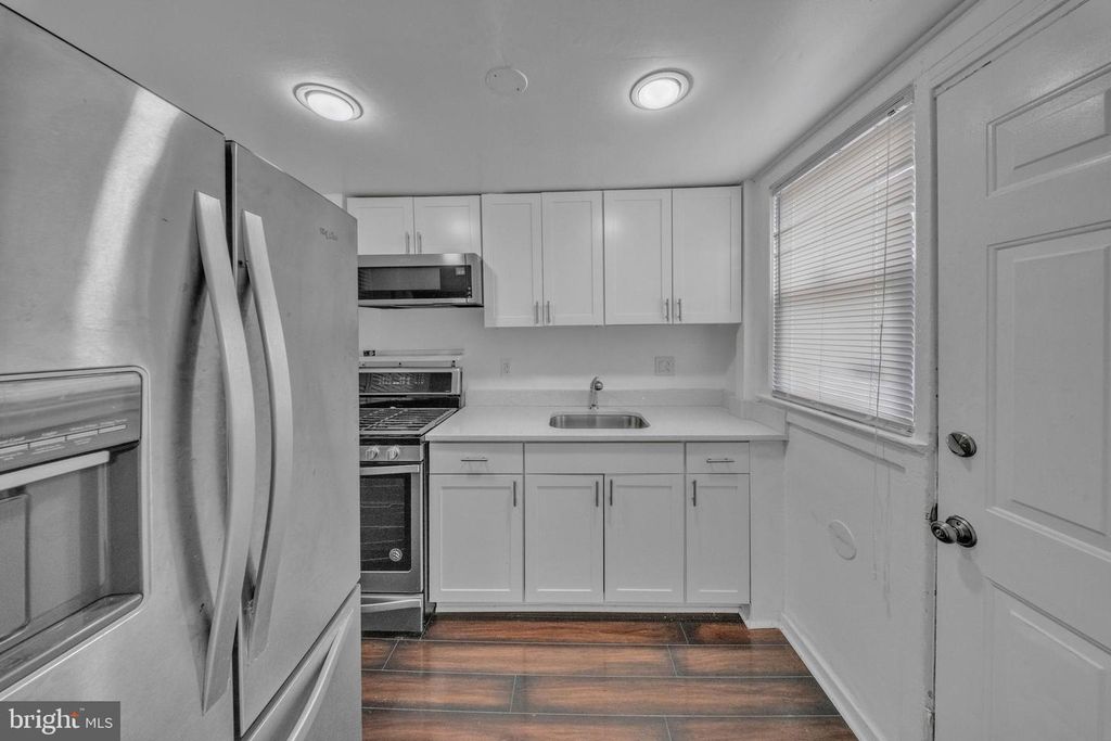 Image 11 of property listing at 2733 IVERSON ST #54, Temple Hills, MD 20748