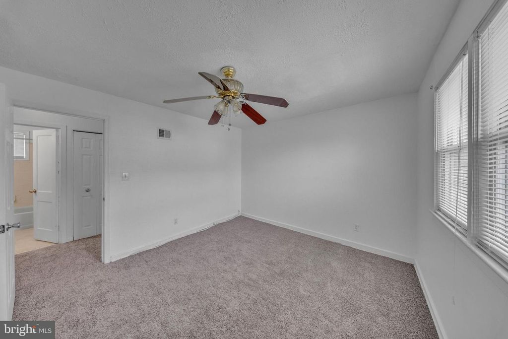 Image 19 of property listing at 2733 IVERSON ST #54, Temple Hills, MD 20748