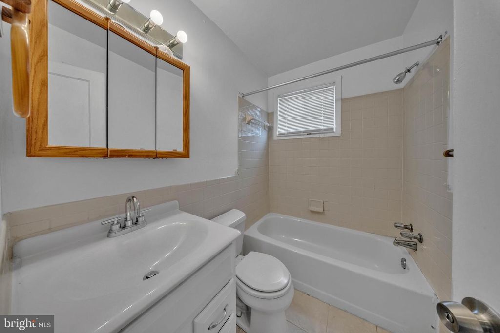 Image 20 of property listing at 2733 IVERSON ST #54, Temple Hills, MD 20748