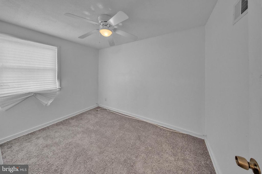 Image 21 of property listing at 2733 IVERSON ST #54, Temple Hills, MD 20748