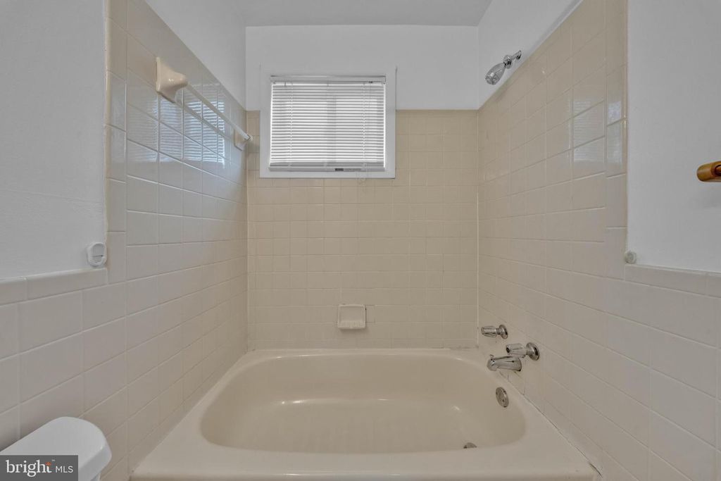 Image 27 of property listing at 2733 IVERSON ST #54, Temple Hills, MD 20748