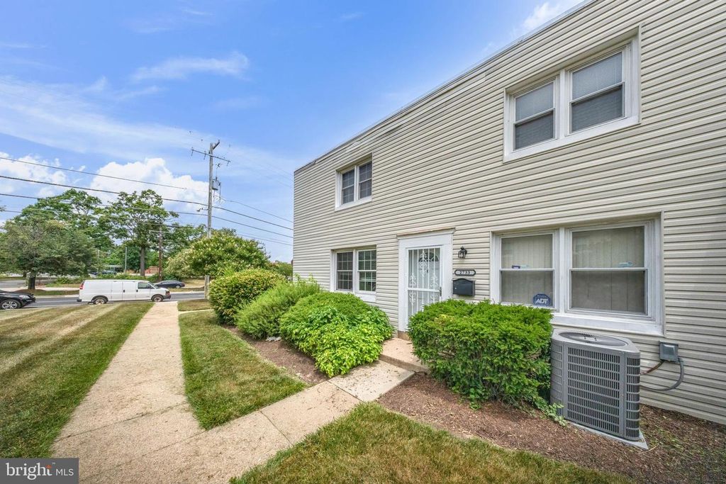 Image 3 of property listing at 2733 IVERSON ST #54, Temple Hills, MD 20748
