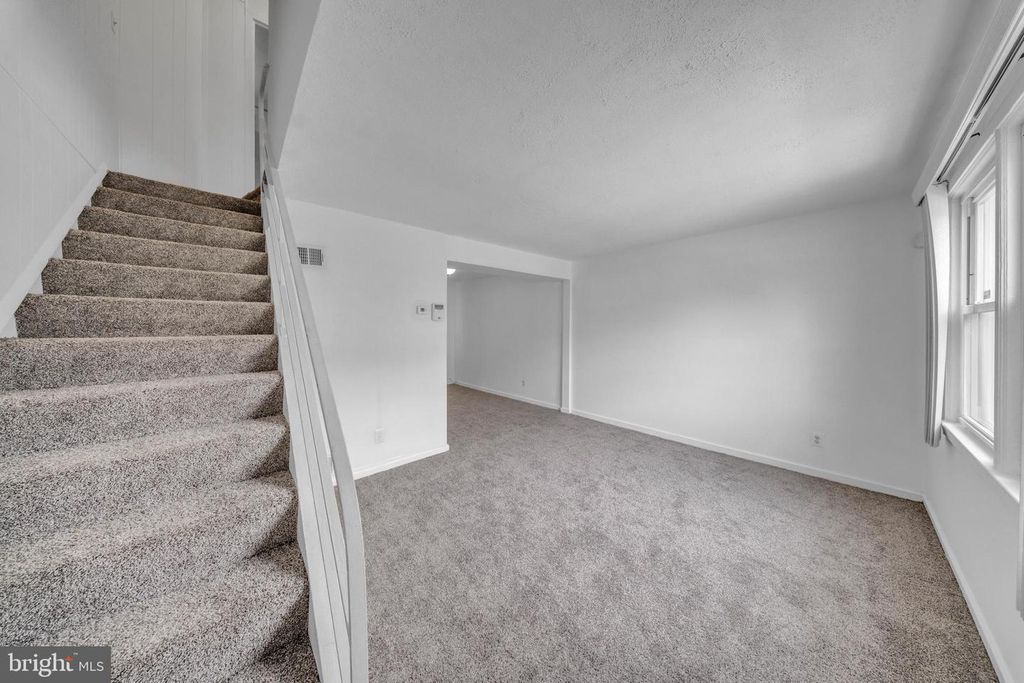 Image 4 of property listing at 2733 IVERSON ST #54, Temple Hills, MD 20748
