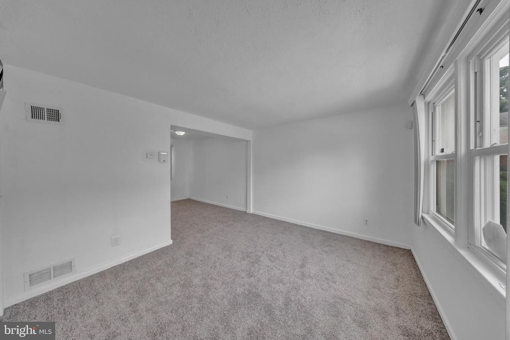 Image 5 of property listing at 2733 IVERSON ST #54, Temple Hills, MD 20748