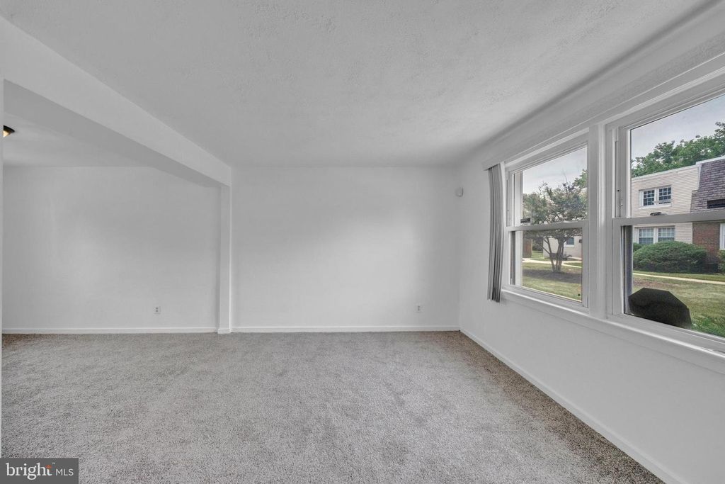 Image 6 of property listing at 2733 IVERSON ST #54, Temple Hills, MD 20748