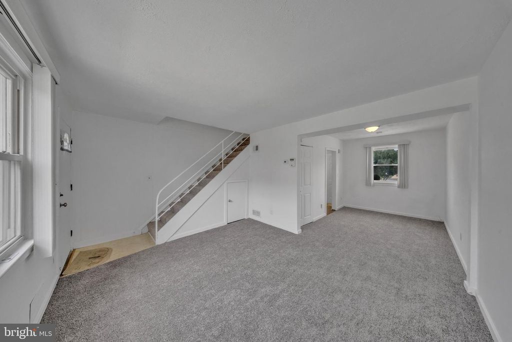 Image 8 of property listing at 2733 IVERSON ST #54, Temple Hills, MD 20748
