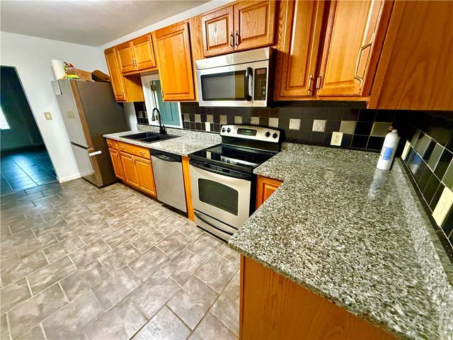 108 Eagle, Mt Pleasant Boro, PA 15666