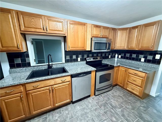108 Eagle, Mt Pleasant Boro, PA 15666