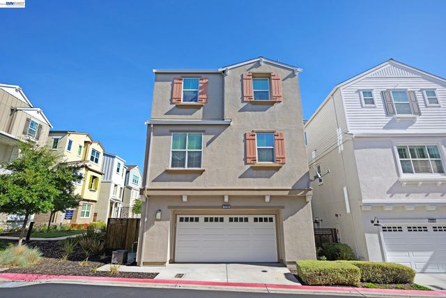 7228 Carneros Ln, Dublin, CA 94568