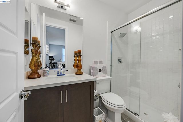 7228 Carneros Ln, Dublin, CA 94568