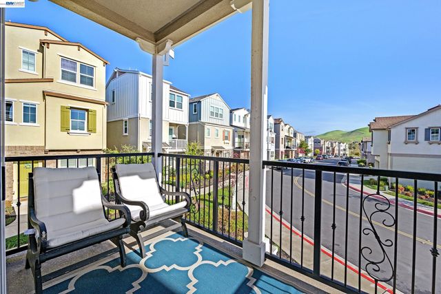 7228 Carneros Ln, Dublin, CA 94568