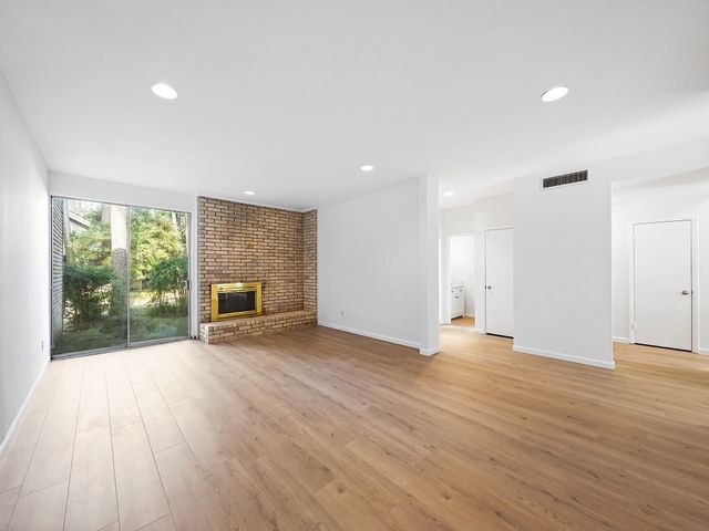 2139 Lake Village Drive, Houston, TX 77339