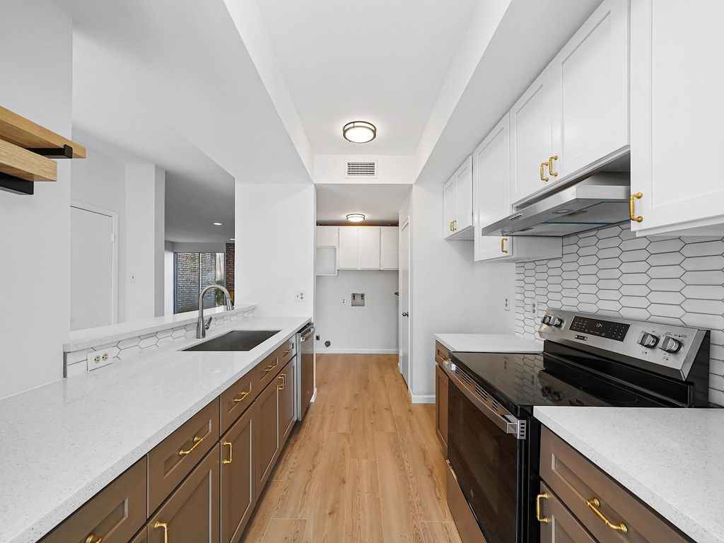 2139 Lake Village Drive, Houston, TX 77339