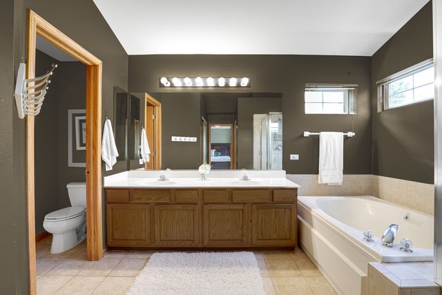 1081 Westfield Way, Mundelein, IL 60060