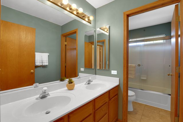 1081 Westfield Way, Mundelein, IL 60060