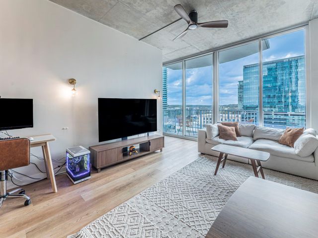 360 Nueces ST 1018, Austin, TX 78701