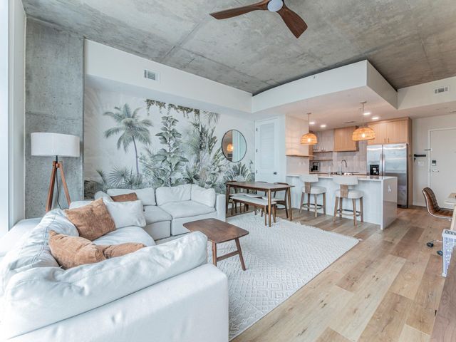 360 Nueces ST 1018, Austin, TX 78701