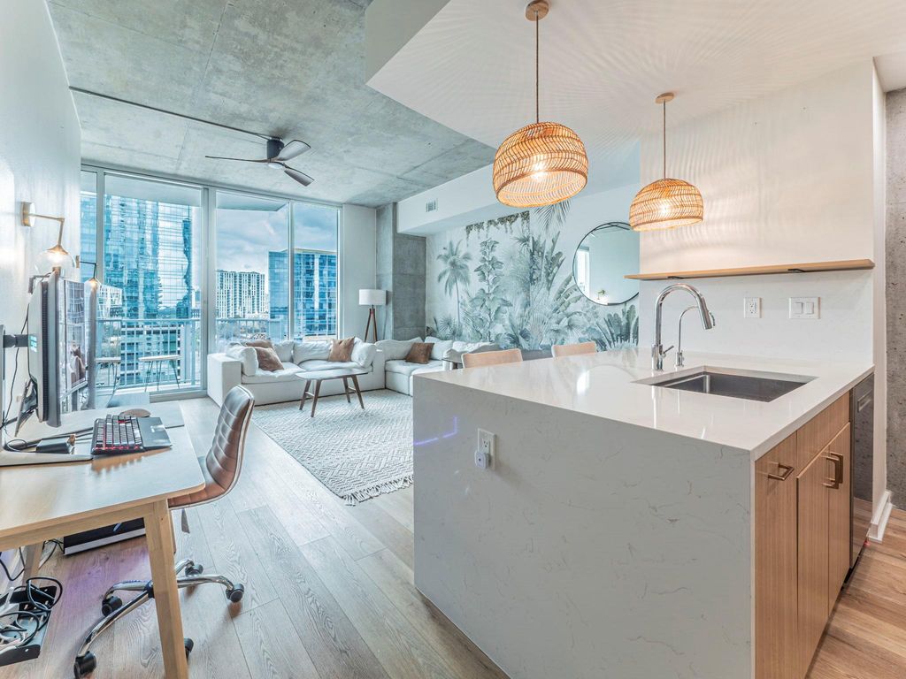 360 Nueces ST 1018, Austin, TX 78701