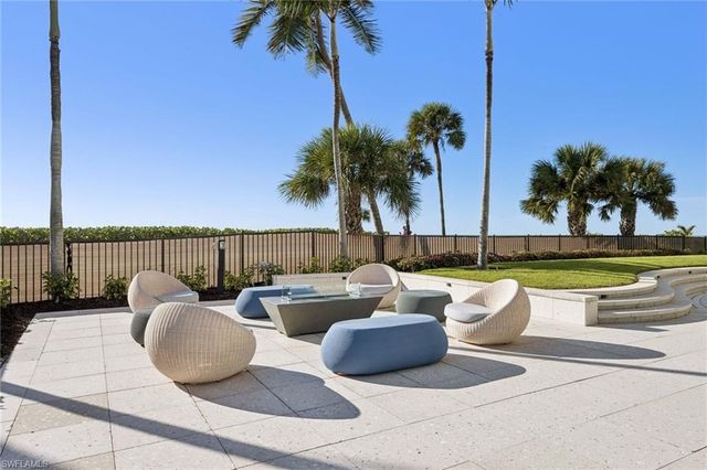 4051 Gulf Shore BLVD N 1206, Naples, FL 34103