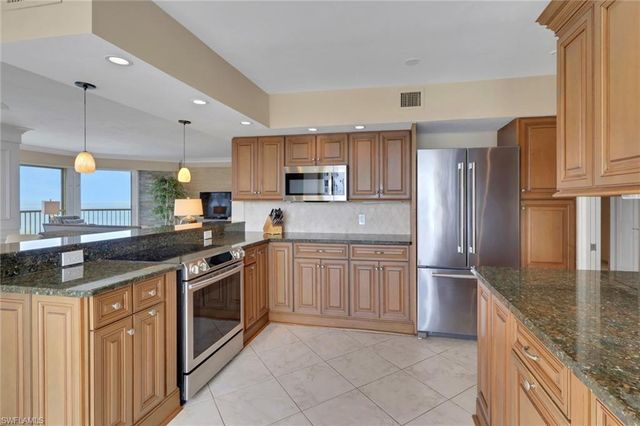 4051 Gulf Shore BLVD N 1206, Naples, FL 34103