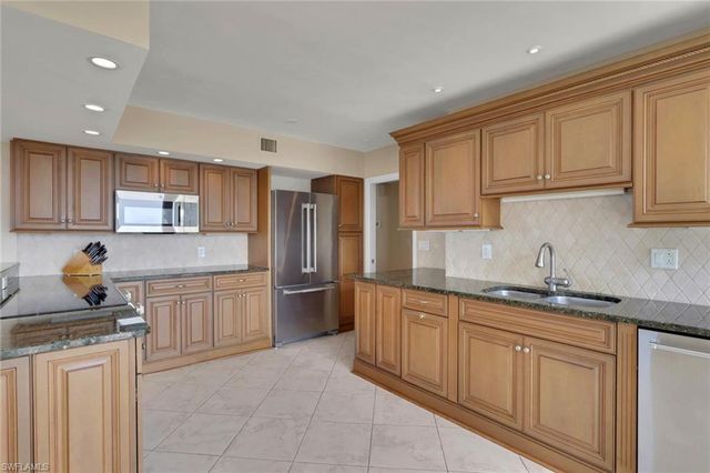 4051 Gulf Shore BLVD N 1206, Naples, FL 34103
