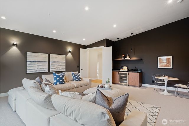 2423 129th Avenue SE, Bellevue, WA 98005