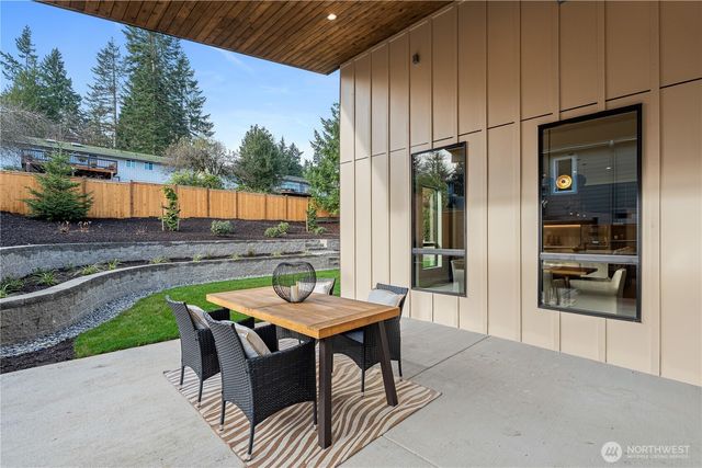 2423 129th Avenue SE, Bellevue, WA 98005