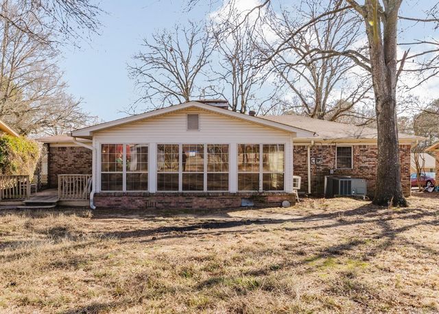 5713 N Walnut Street, North Little Rock, AR 72116