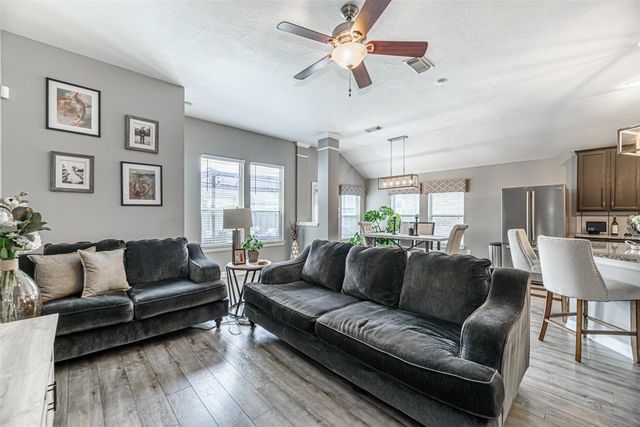 2003 Lansing Cove Drive, Fresno, TX 77545