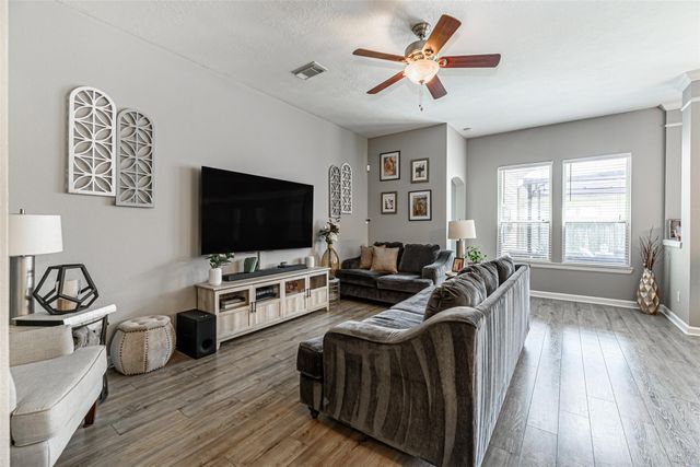 2003 Lansing Cove Drive, Fresno, TX 77545