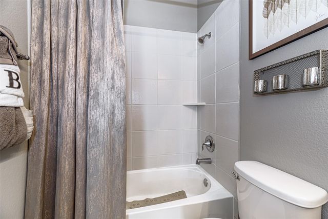 2003 Lansing Cove Drive, Fresno, TX 77545