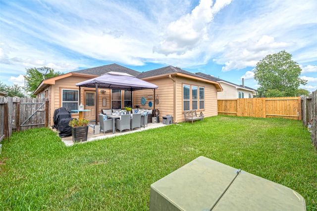 2003 Lansing Cove Drive, Fresno, TX 77545