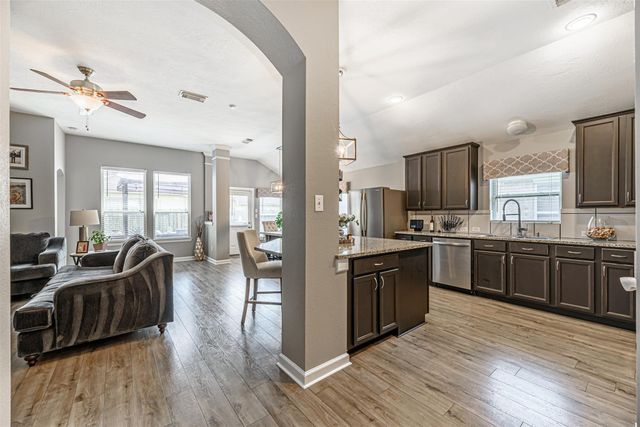 2003 Lansing Cove Drive, Fresno, TX 77545