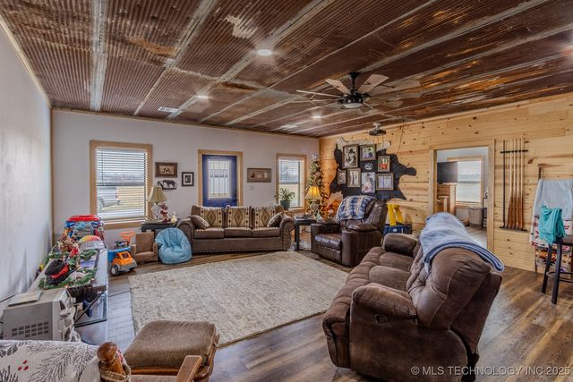 1450 W 520 Road, Pryor, OK 74361