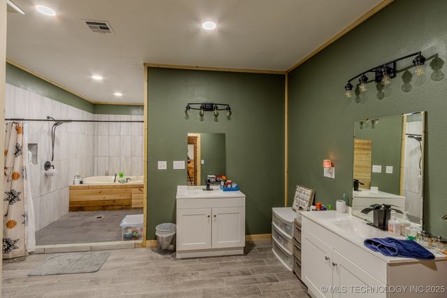 1450 W 520 Road, Pryor, OK 74361