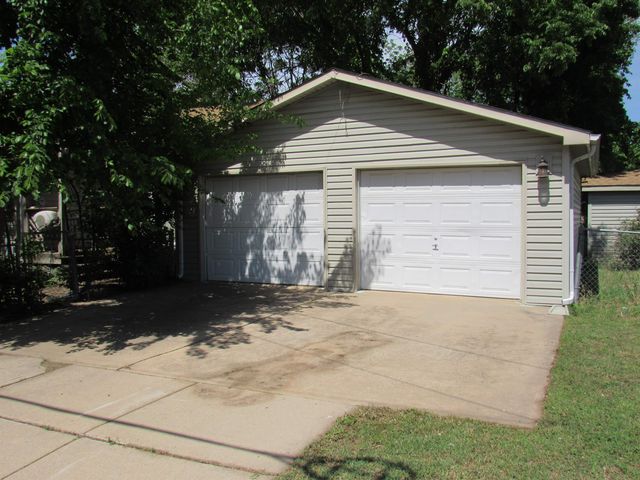 2456 S Lulu, Wichita, KS 67226