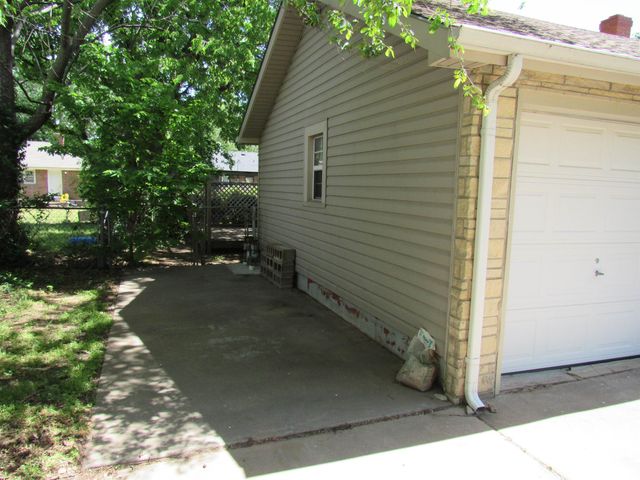 2456 S Lulu, Wichita, KS 67226